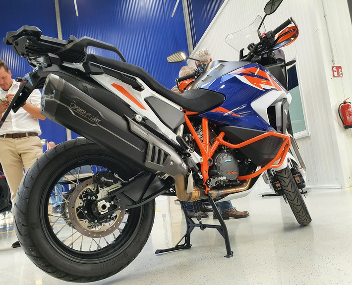 Tlumič výfuku Remus 8 2.0 černý na KTM