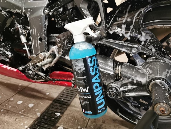 Šampon na motorku