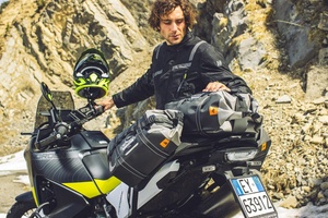 AV02 K RUGGED universální voděodolná šedá brašna KAPPA