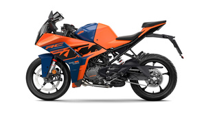 RC 125 2024 blue  - ušetři 25000kč
