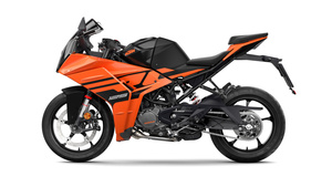 RC 125 2024 BLACK - ušetři 25000kč