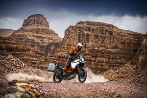 1090 Adventure R 2017 verze L 70kW