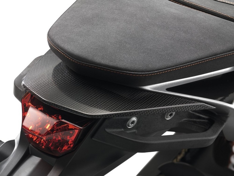 REAR LIGHT COVER